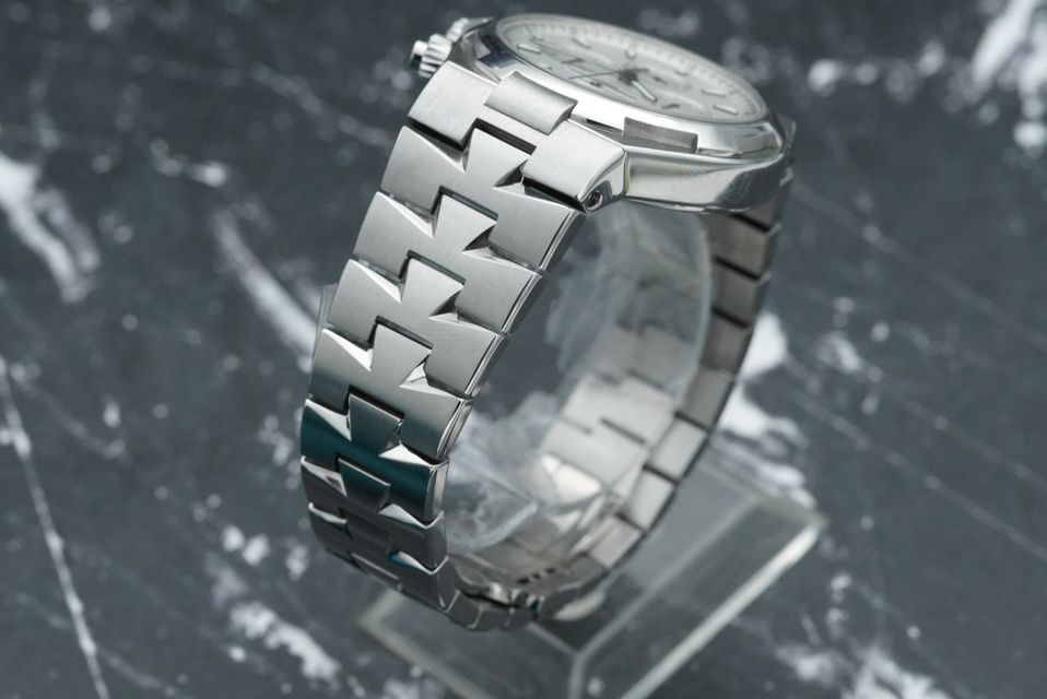 Vacheron Constantin Overseas 49150/B01A-9095 Image 3